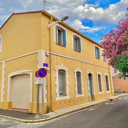 The Yellow House Perpiñán